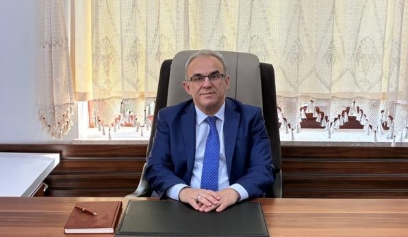 Edremit İlçe Millî Eğitim Müdürü Ramazan Esmen görevine başladı