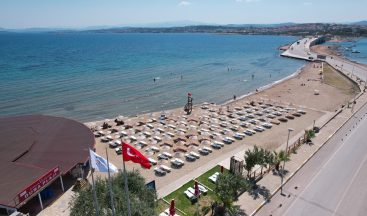 Ayvalık’ta Yaz Kitapla Güzel: “Kitap Plajda!” Projesi Belediye Plajlarında Başlıyor