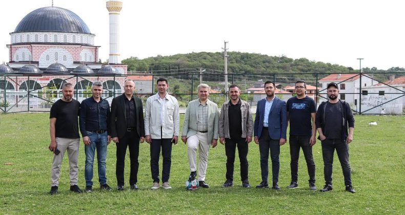 Vekil Canbey’den gençlere spor sahası müjdesi
