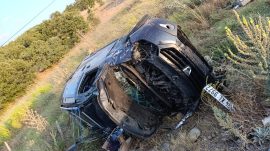 Havran’da devrilen otomobildedeki iki kişi yaralandı