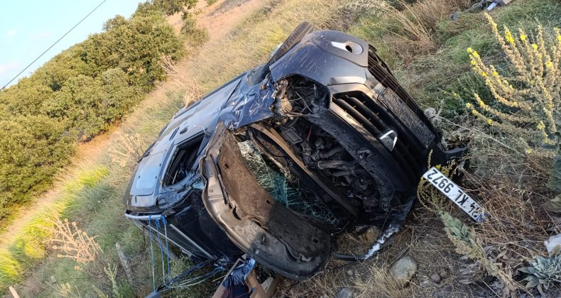Havran’da devrilen otomobildedeki iki kişi yaralandı