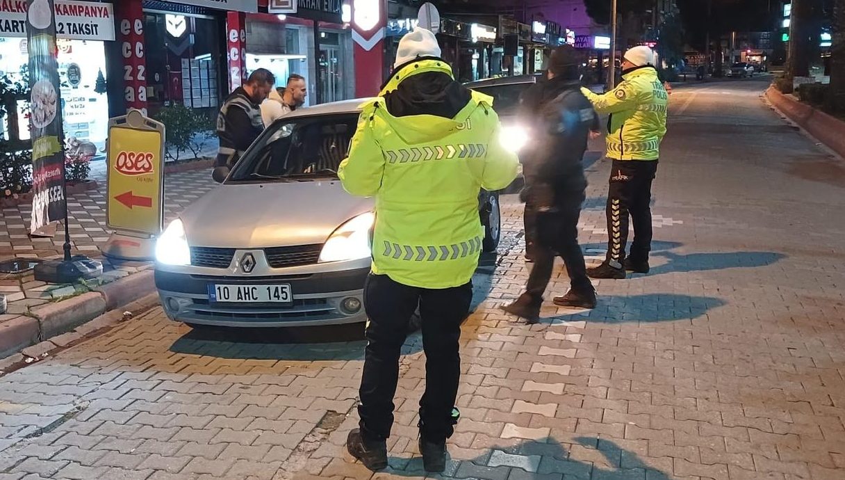 Edremit’te yılbaşı denetimleri yapıldı