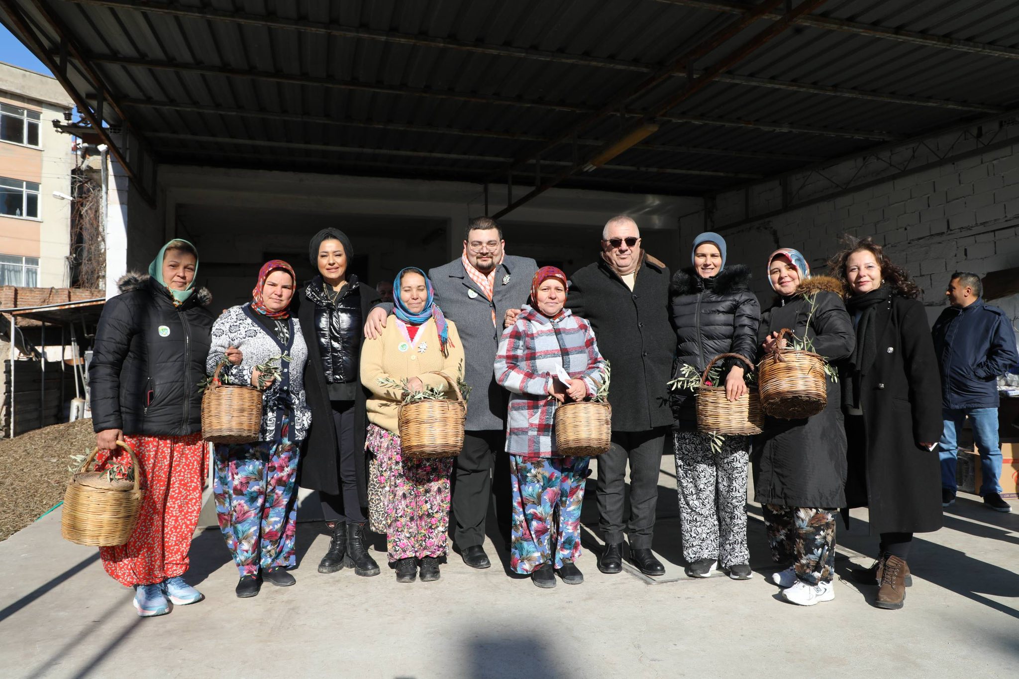 Edremit’te Zeytin Hasat Sonu “Meci Şenliği” coşkuyla tamamlandı