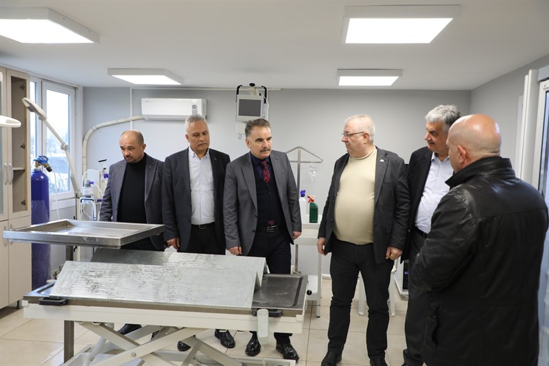 Kaymakam Odabaş, sokak hayvanları bakım ve rehabilitasyon merkezini inceledi