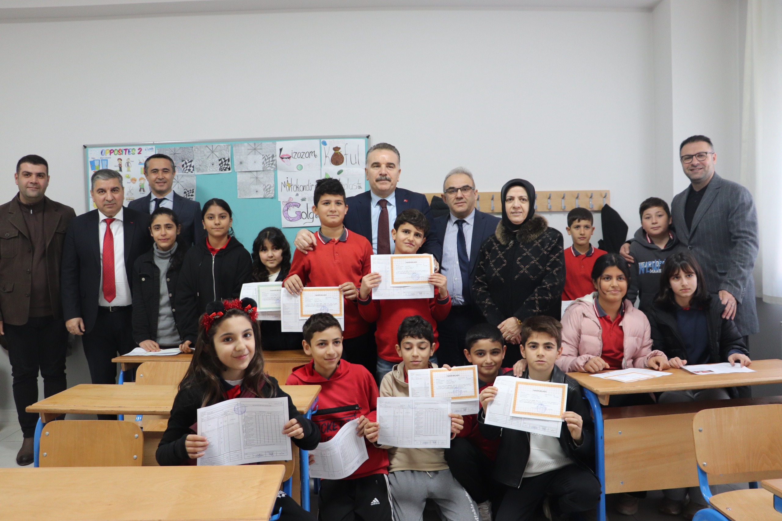 Kaymakam Odabaş öğrencilerin sevincine ortak oldu
