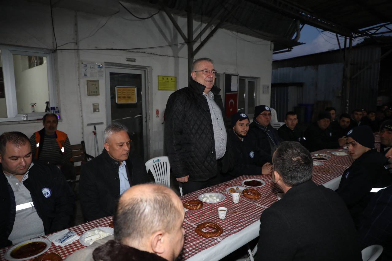 Başkan Ertaş temizlik personeliyle haftaya başladı