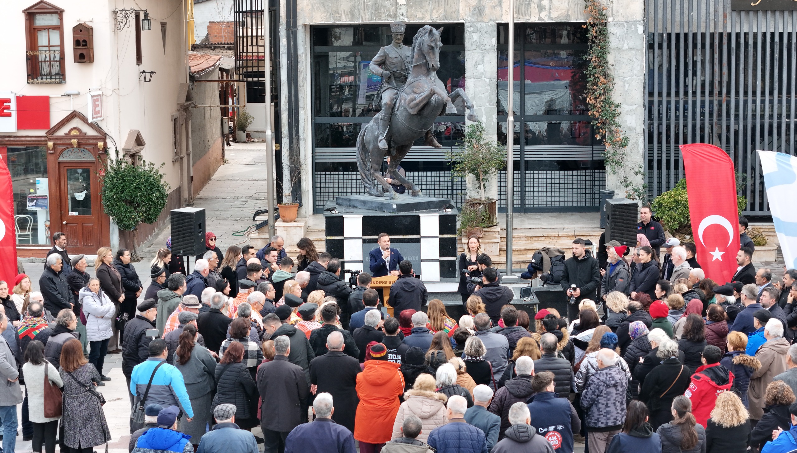 Akın: “Deprem gerçeği unutulmamalıdır”