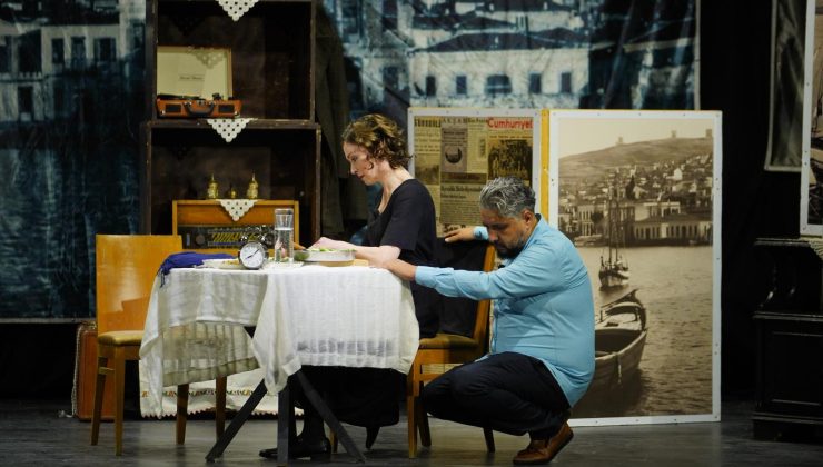 Ayvalık’ta Duygu Dolu Tiyatro akşamı