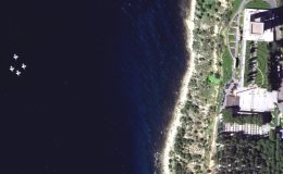 Çanakkale Şehitler Abidesi üzerindeki saygı uçuşu uydudan görüntülendi