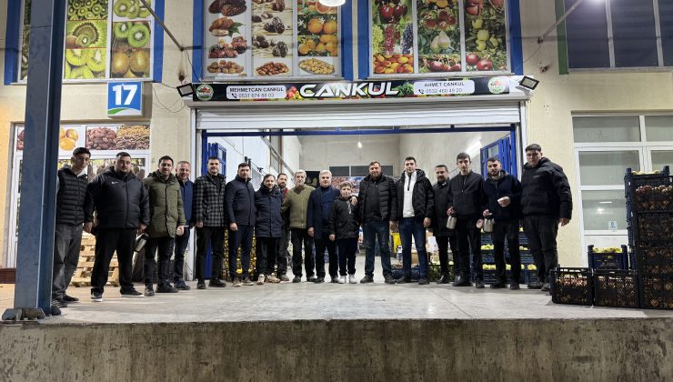 Milletvekili Canbey’den sahurda hal esnafına ziyaret