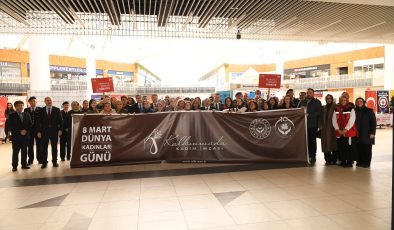 Büyükşehir farkındalık standıyla kadınları bilgilendirdi