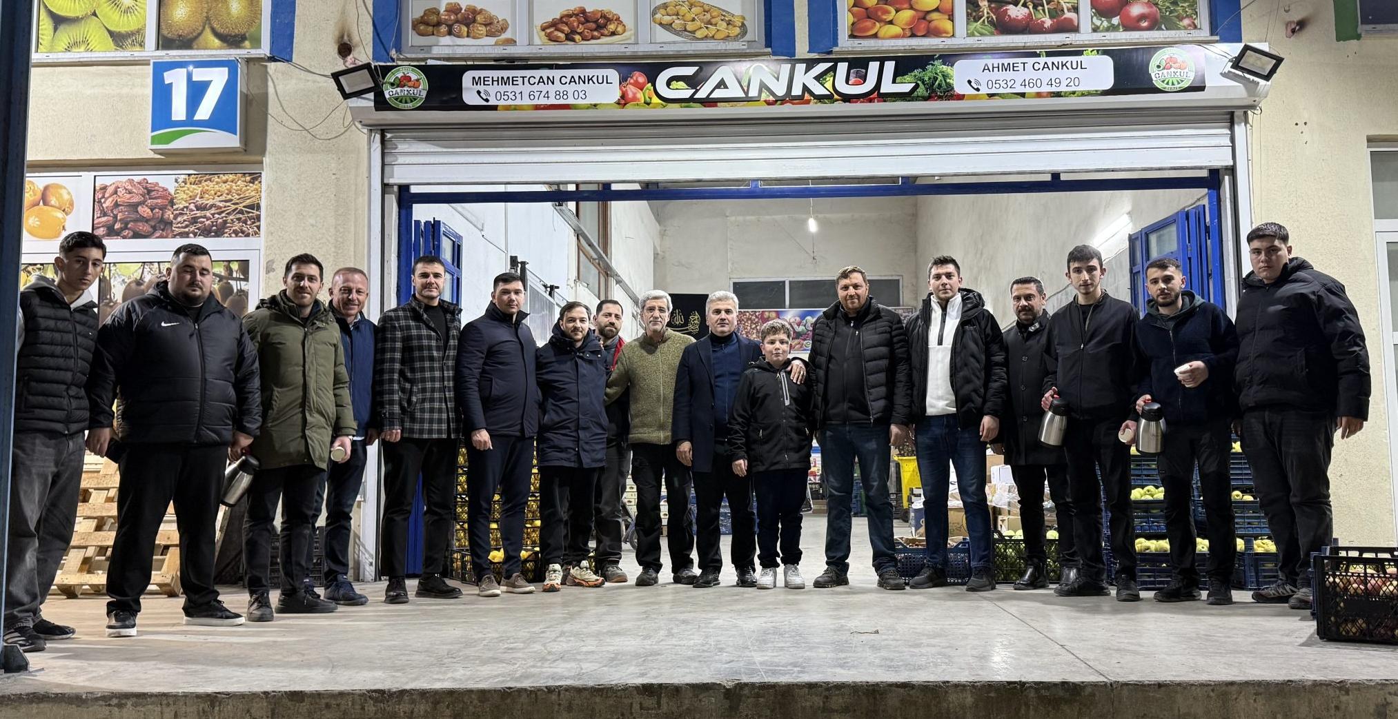 Milletvekili Canbey’den sahurda hal esnafına ziyaret