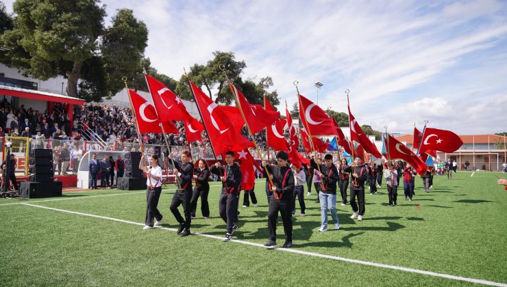 Ayvalık’ta 23 Nisan Ulusal Egemenlik ve Çocuk Bayramı coşkuyla kutlandı