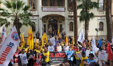 EDREMİTTE EĞİTİM SENDİKALARI EYLEM YAPTI…