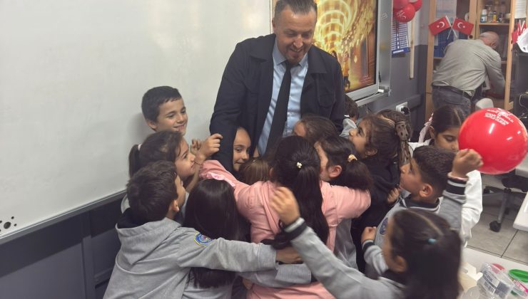 Edremitli esnaflardan miniklere bayram sürprizi