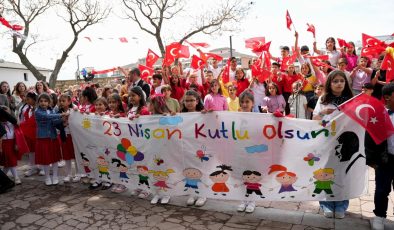 Gömeç’te 23 Nisan gururu: Çocukların neşesi ilçeyi sardı