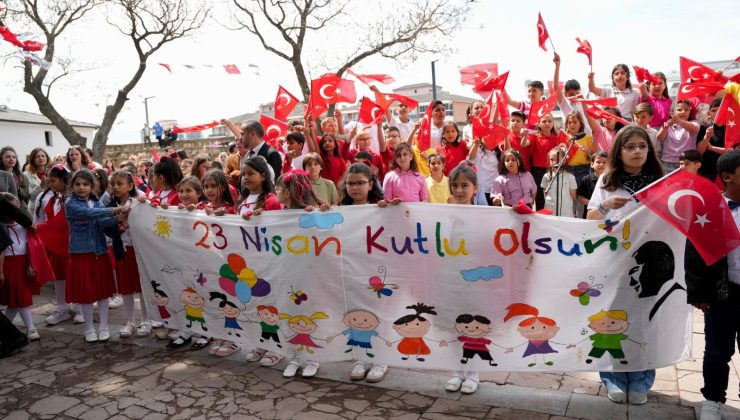 Gömeç’te 23 Nisan gururu: Çocukların neşesi ilçeyi sardı