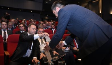 Başkan Ahmet Akın: “Ortak sorunları omuz omuza aşacağız”