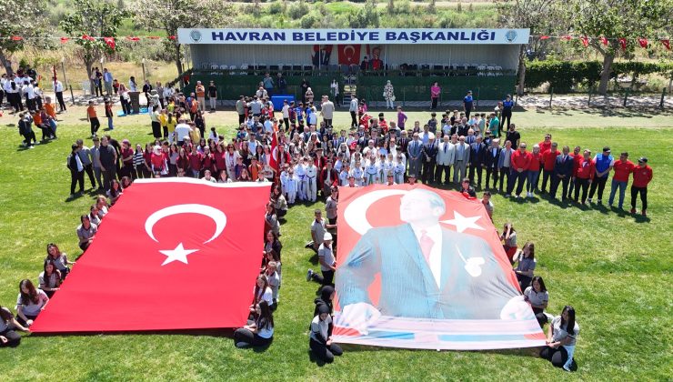 Havran’da 19 Mayıs coşkusu Millet Bahçesi’ne taştı