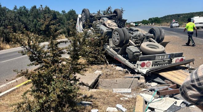 Gömeç’te takla atan kamyonet ters döndü