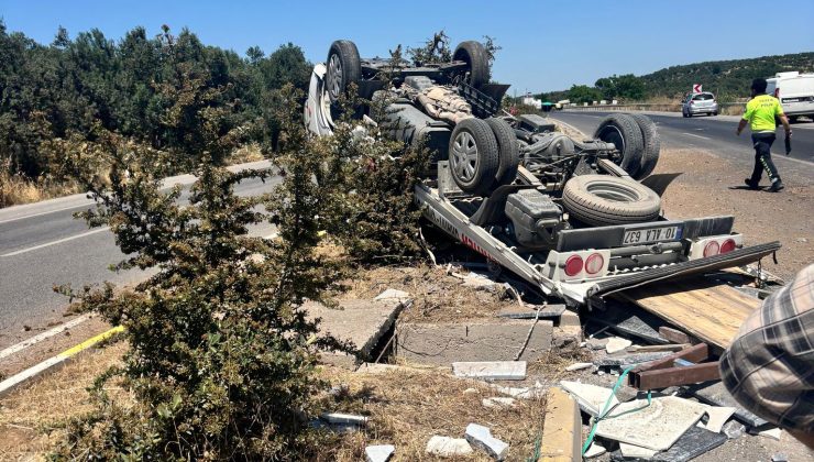Gömeç’te takla atan kamyonet ters döndü