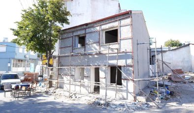 Usta şairin Burhaniye’deki evi müzeye dönüşüyor