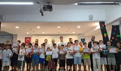 Salih Korkut Budaras İlkokulu’nda Yaz Kur’an Kursu belge töreni düzenlendi