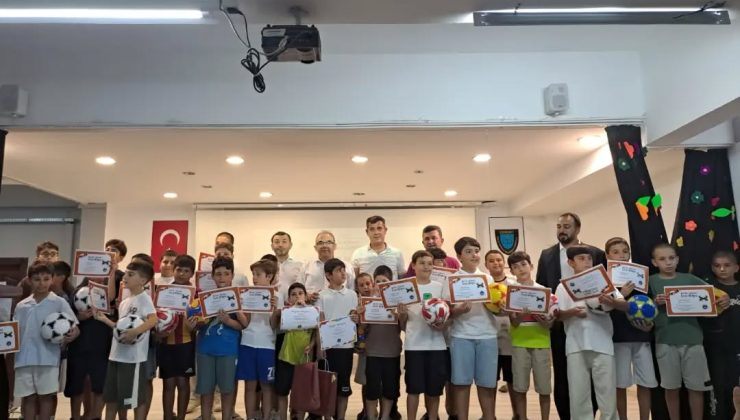 Salih Korkut Budaras İlkokulu’nda Yaz Kur’an Kursu belge töreni düzenlendi