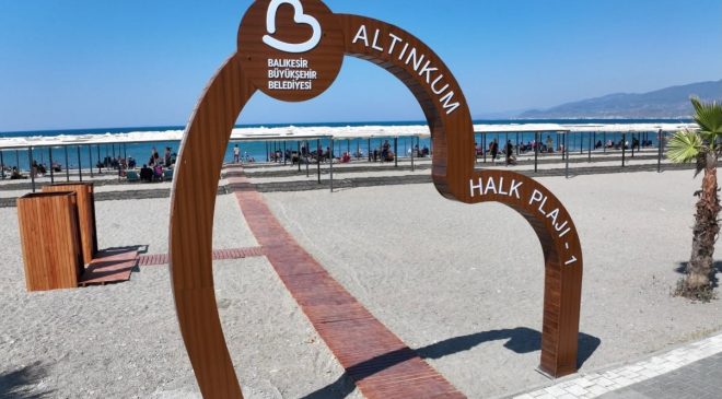 Büyükşehir Körfez’den Altınkum Sahili’ne konforlu dokunuş: