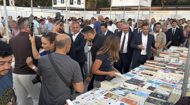 8. Edremit Kitap Fuarı Kitapseverlere kapılarını açtı
