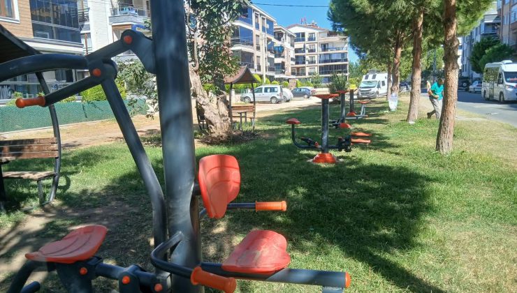 Edremitte yeşil alan çalışmaları sürüyor