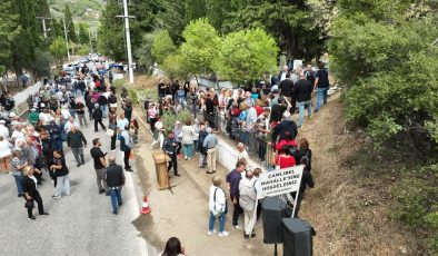 Usta sanatçı Tuncel Kurtiz Kazdağları’ndaki kabri başında anıldı
