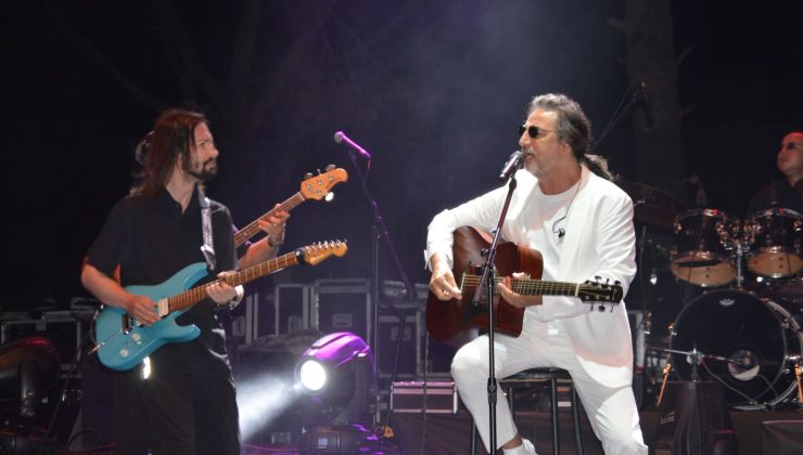 Popçu Çelik Ayvalık’ı salladı