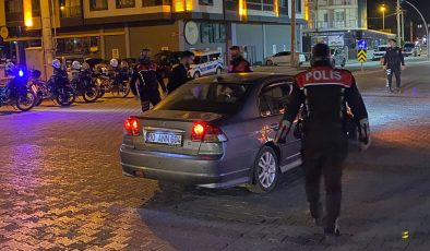 Edremit’te 39 aranan şahıs yakalandı