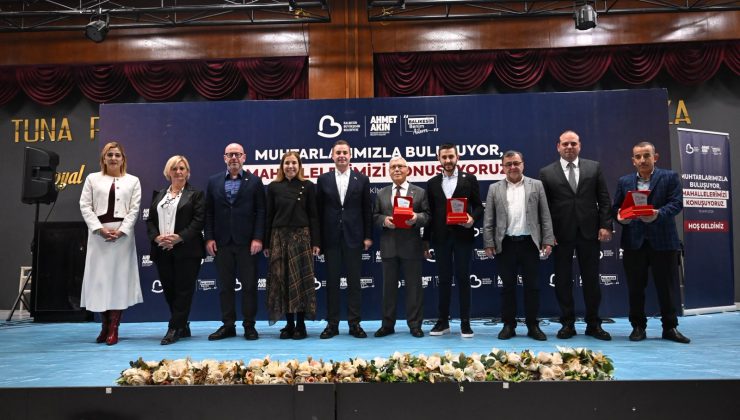 Akın, muhtarlar ve aileleriyle bir araya geldi